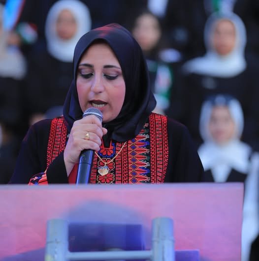 مديرة المدرسة